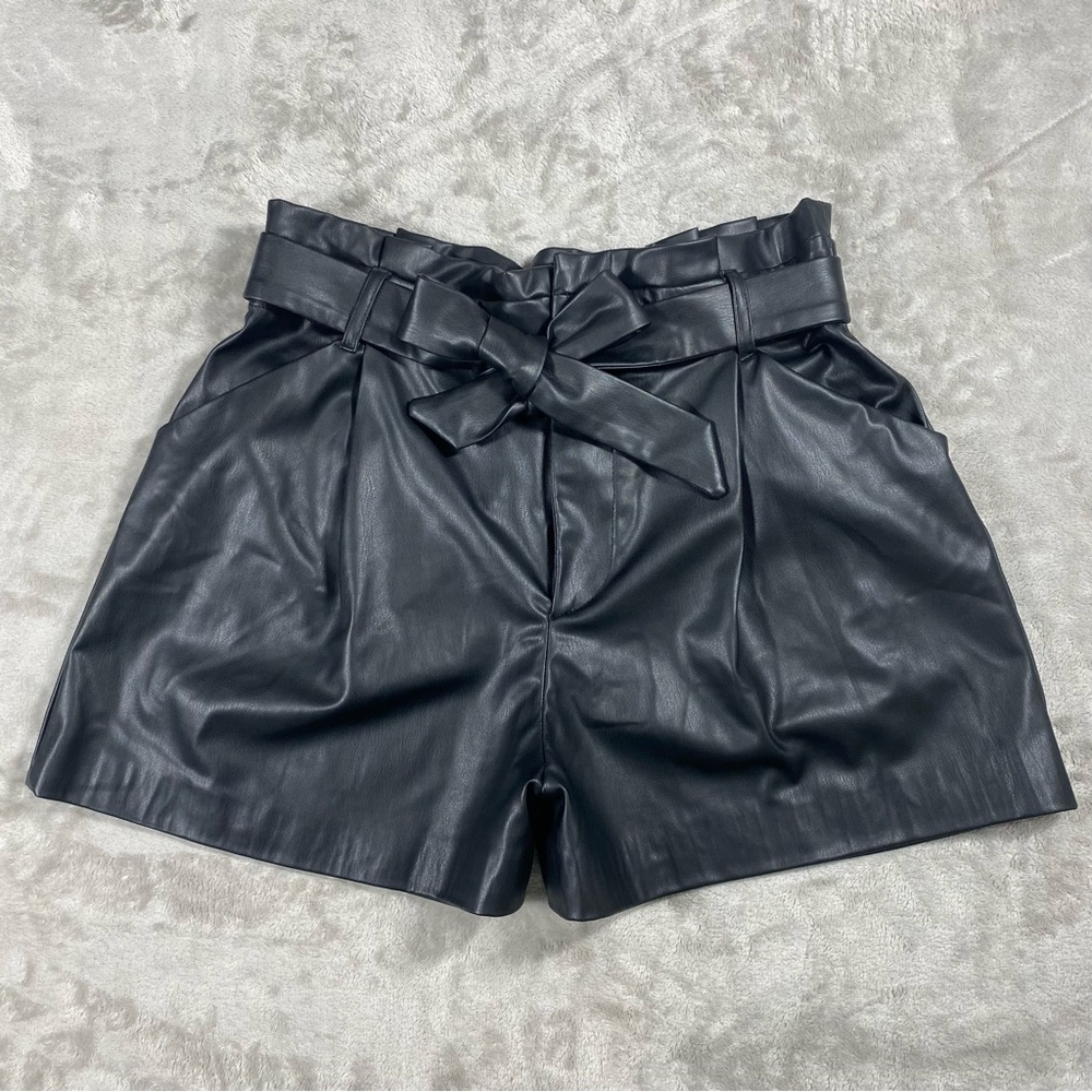 ZARA Women's Black Faux Leather Short Pants sz LARGE Belted High Rise Pleated - Picture 3 of 16